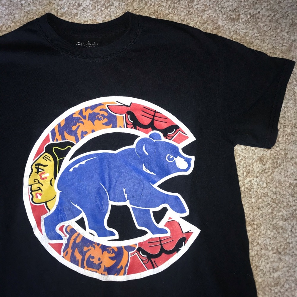 Chicago Sports Tee - Picture 2 of 3